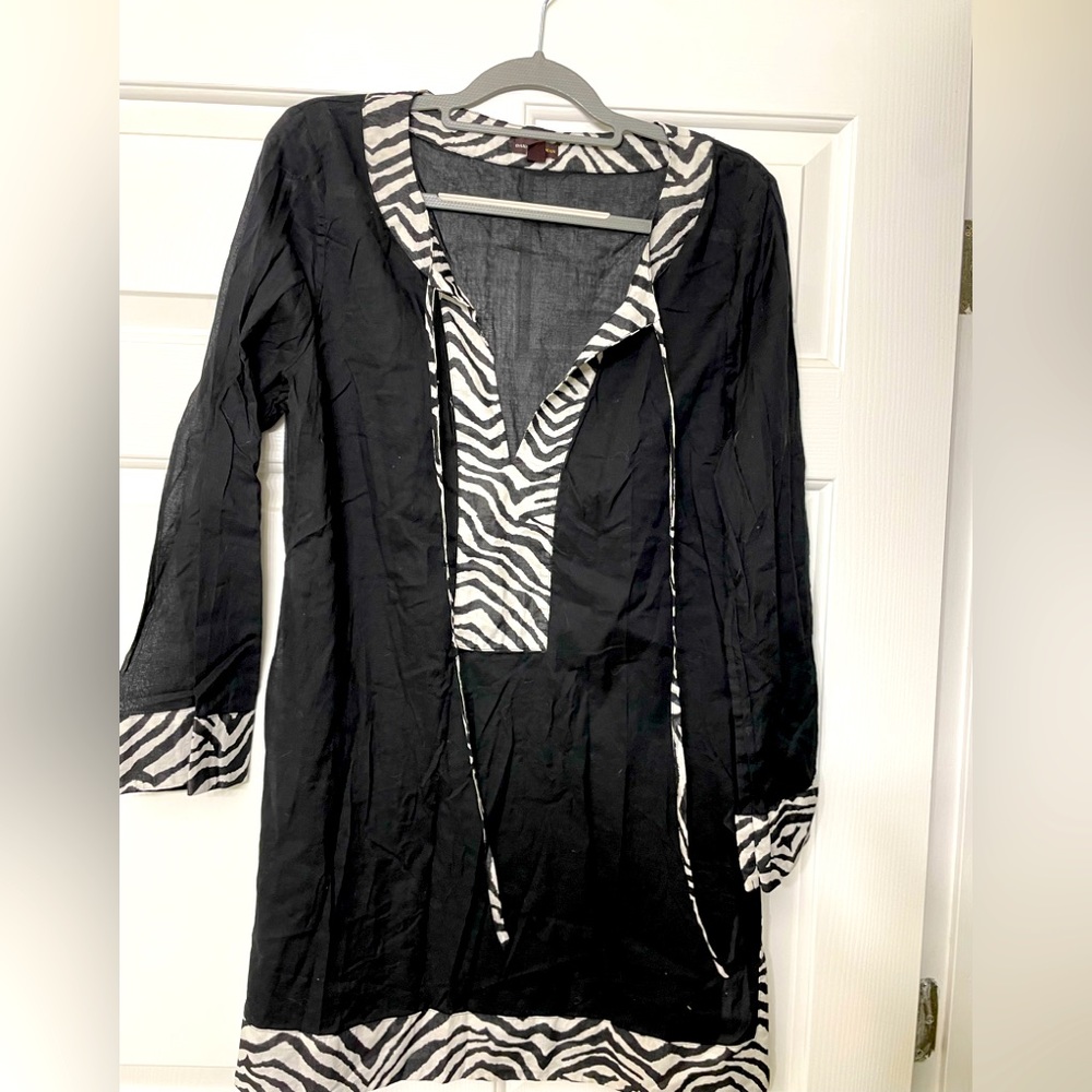 Dana Buchman NWOT COVER UP